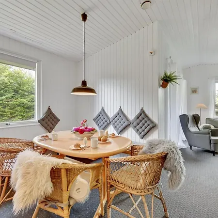 Cristal - 400m To The Fjord By Interhome *