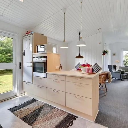 Cristal - 400m To The Fjord By Interhome